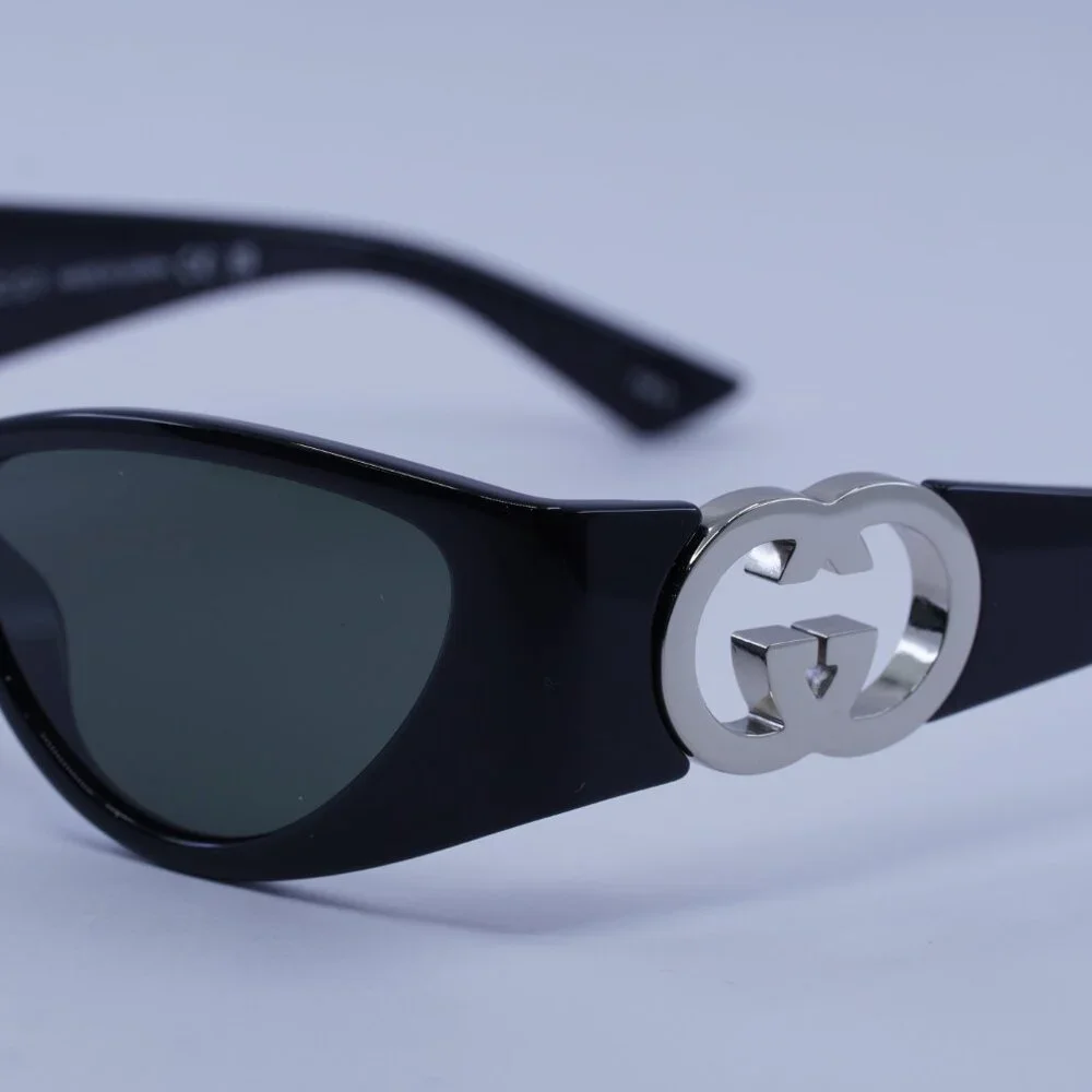 Gucci GG1824S 001 Sunglasses Black/Silver Cat Eye Frame, Grey Lenses